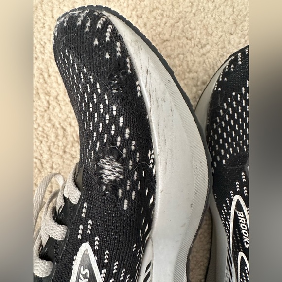 Brooks Levitate 5 Running Shoes Black/Grey/White US Women Size 8 - Picture 5 of 8